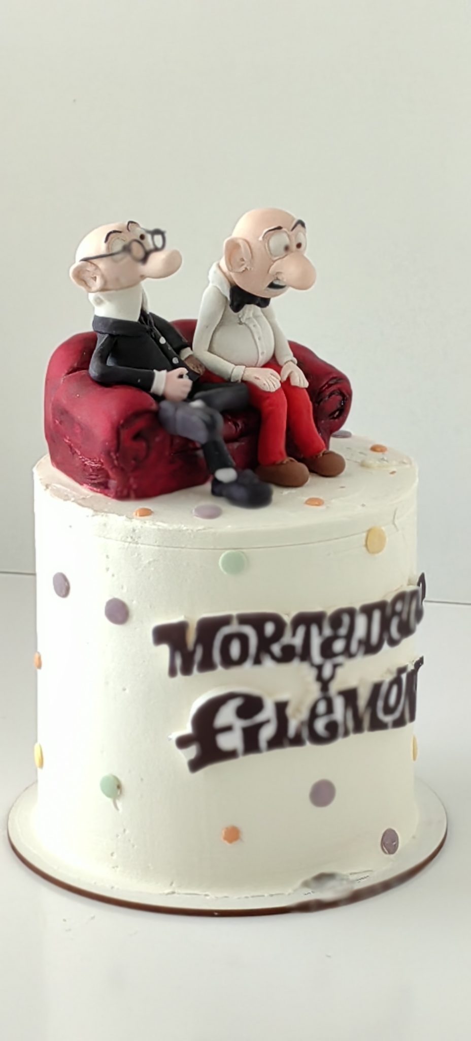 TARTAS CON MODELAJE A MANO EN 3D Tarta Mortadelo y Filemón