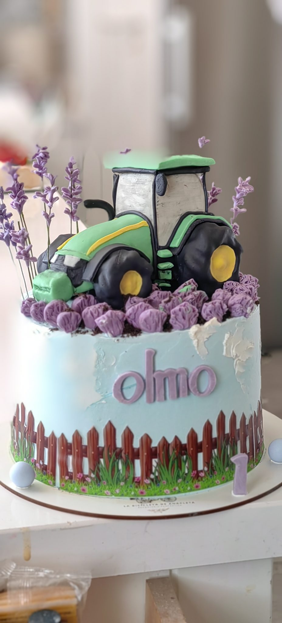 TARTAS CON MODELAJE A MANO EN 3D Tarta tractor John Deere